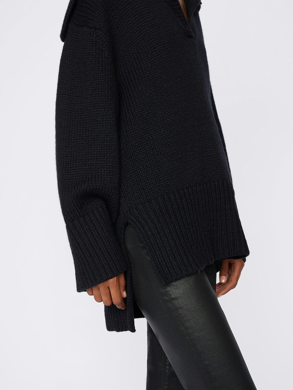 sweater hem detail